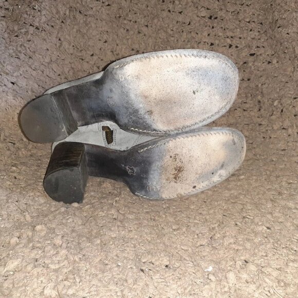 Bed|Stü-Gray Distressed Suede-Grommet Detail-Block Heels-Sz 7-Excellent - Picture 6 of 6